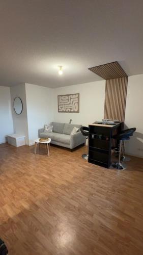 Logement lourdes avec terrasse et parking