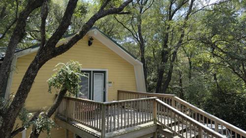 Bed & Breakfast on White Rock Creek – Waco, TX