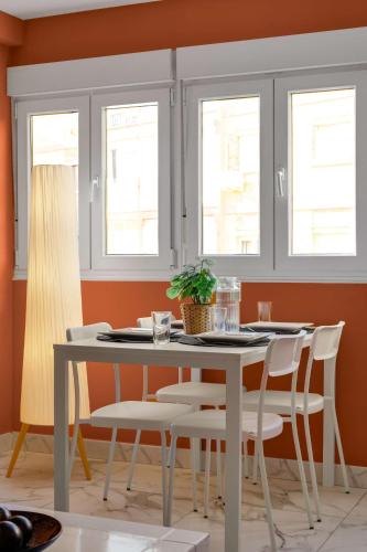 Bright 3BR Flat Central Shopping Area