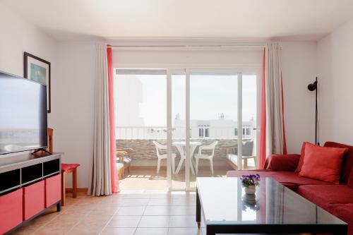 DARUMA APARTMENTS 2-Bedroom Duplex with Sea Views