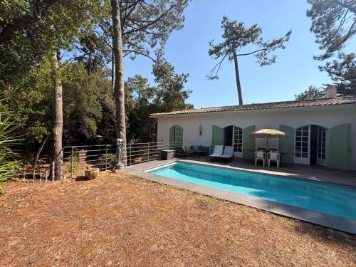Villa charmante à La Vigne avec piscine - FR-1-736-72