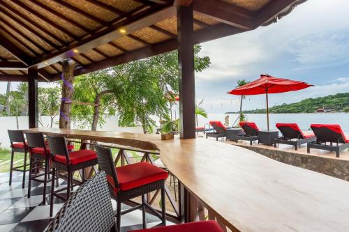Restaurant, The Bridge Huts in Nusa Ceningan