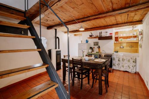 virtuve, Casa Acquarossa in Rubiana