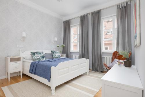 Stylish Apartment in Warsaw's Old Town by Noclegi Renters, Varšava