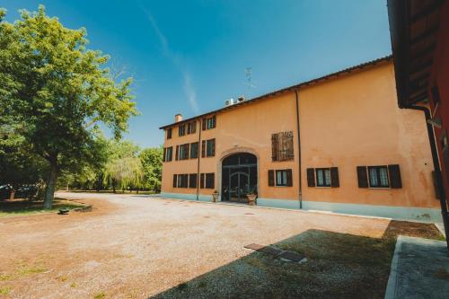 Black Paradise B&B in Soliera