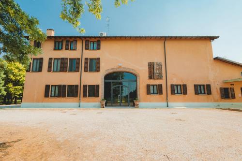 Black Paradise B&B in Soliera