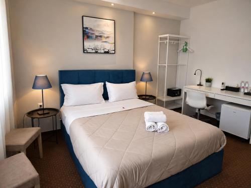 City Plaza Apartments & Rooms Hotel de charme Políchni