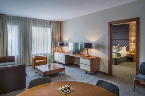 Al-Bustan Residences in อัล อาริด