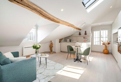 Sumptuous property near Hotel de Ville & Marais