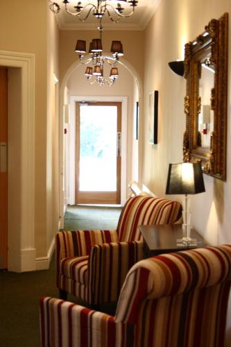 Old Rose and Crown Hotel Birmingham - image 3