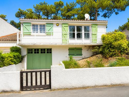 Maison Boisée à La Tranche-sur-Mer, Proche Plage Sainte Anne et Commodités - FR-1-22-260
