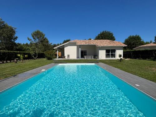 Superbe villa - 10 pers. - FR-1-319-628 - Location, gîte - Parentis-en-Born
