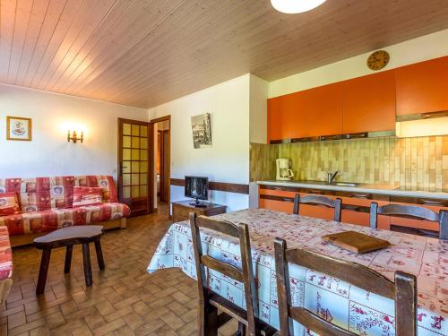 Rez de chalet calme avec terrasse - 2 chambres, proche pistes à La Clusaz - FR-1-437-10