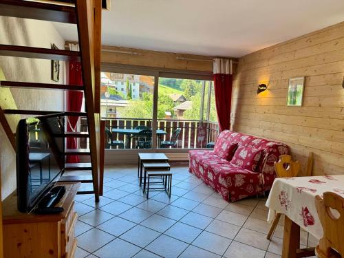 Duplex 2 chambres au centre du village, proche pistes de ski, parking inclus, La Clusaz - FR-1-437-40