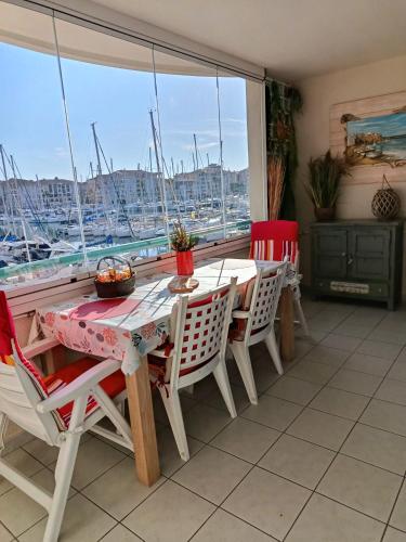 Balcony/terrace, Port Frejus vue port, grand T2, 47m2, clim, piscine in Frejus Plage