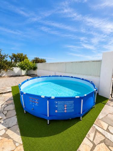 泳池, Sesimbra beach house in 哥多維亞