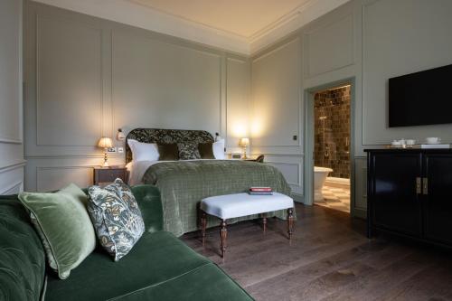 2 twin beds
