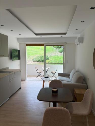 Elegant studio in a luxury residence