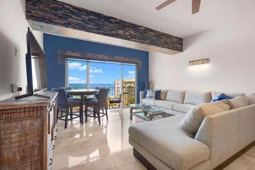 Vista La Jolla 2 Bedroom 406