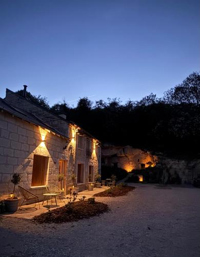La vallée des grottes (La vallee des grottes) in Candes-Saint-Martin