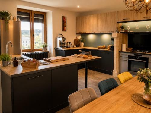 Maison entière 6 pers avec vue panoramique sur le château de Beynac (Maison entiere 6 pers avec vue panoramique sur le chateau de Beynac) in Castelnaud-la-Chapelle