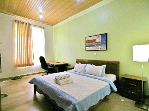Standard Double Room image 10