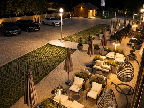 מרפסת, Holdvirág Hotel (Holdvirag Hotel) in Sarvar