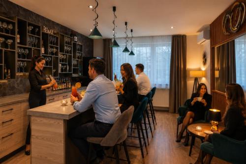 בר/טרקלין, Holdvirág Hotel (Holdvirag Hotel) in Sarvar