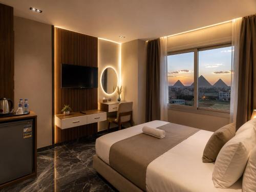 Black pyramids view inn - image 4