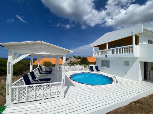 Bendishon Villa - 5 Bedroom Villa in Tera Kora