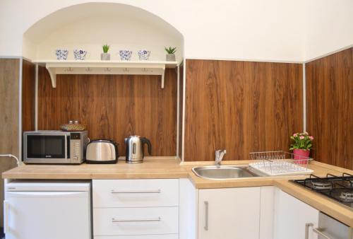 Friendly apartment in center - image 11