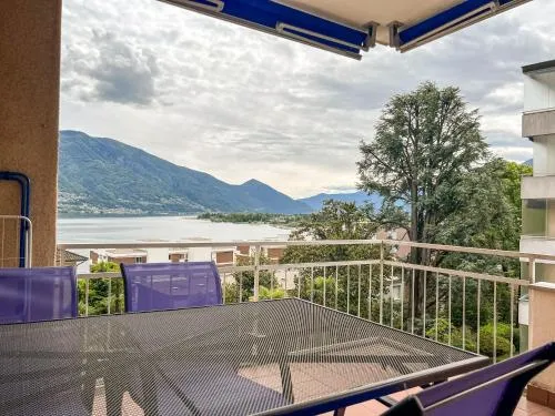 Condominio Panorama, 2 5-Zimmerwohnung by HolAp SA in Minusio, Schweiz