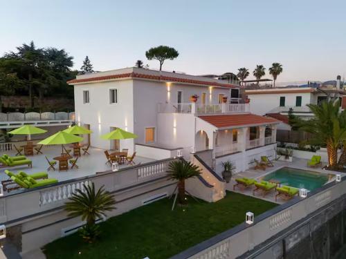 Luxury Authentic Italian Villa Pool & Terrace