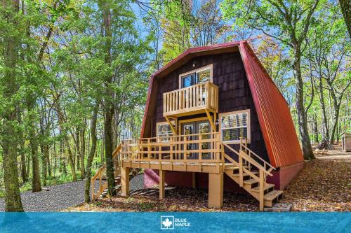 . Cabin retreat w deck & lake access