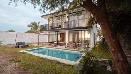 Las Velas Colán Luxury Beachfront House with Pool