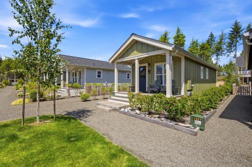 Forest Moon by Seabrook Hospitality, Pacific Beach