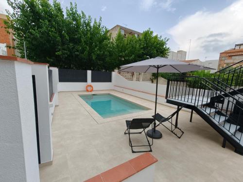 المرافق, Hostal Manel in Pineda de Mar