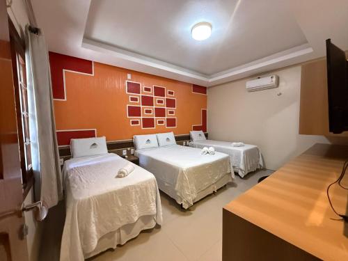 2 double beds, 4 twin beds