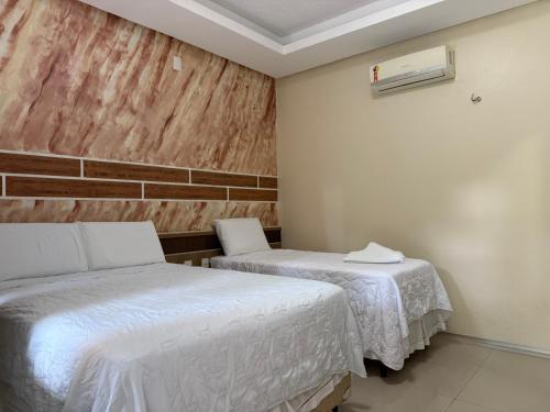 1 double bed, 1 twin bed