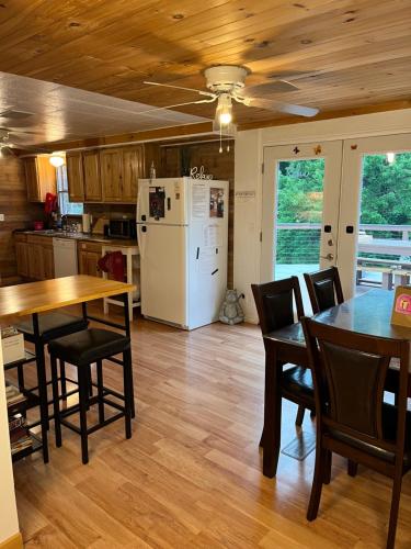 Home in the Heart of W.V. Adventure Country! in Bradley (WV)