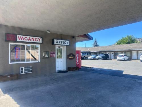 avla, Golden Eagle Motel in Dorris (CA)