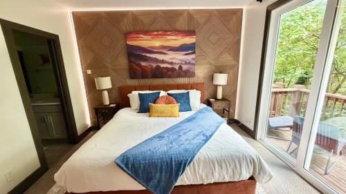 Room King Bed Near Vandy Honky Tonks and TSU in Near Center