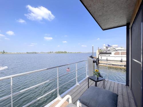  Jopies Houseboat in Maasbommel