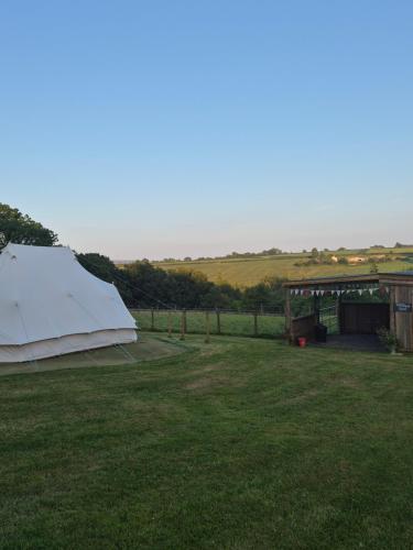 Skats, Hendre Glamping Retreat, The Rabbit Warren in Bwlch-y-groes