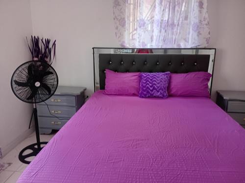 Gulta, Cozy Room with fast Internet & Netflix in Port Maria