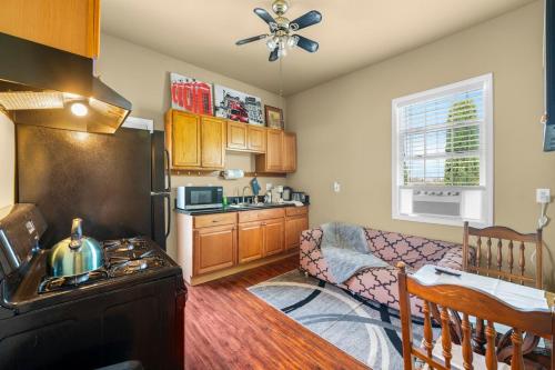Konyha, Cozy 1 bdr, 1br apartment in Rosemont (CA)