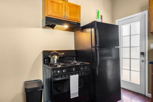 Konyha, Cozy 1 bdr, 1br apartment in Rosemont (CA)