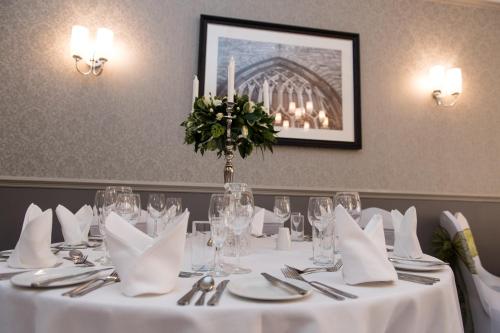 ศูนย์ธุรกิจ, The Wellington in บรีคอน