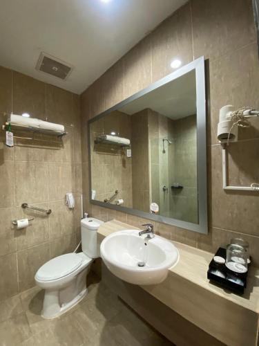 Hotel Dafam Semarang Room Type - Executive King Room - Non-Smoking