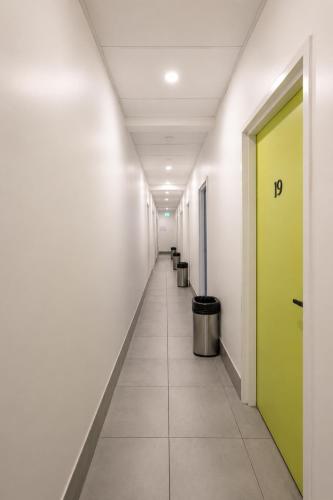 A szálláshely kívülről, Podstel Perth City Backpackers Hostel - Capsule Style Accommodation - Valid passport required to che in Perth városközpont